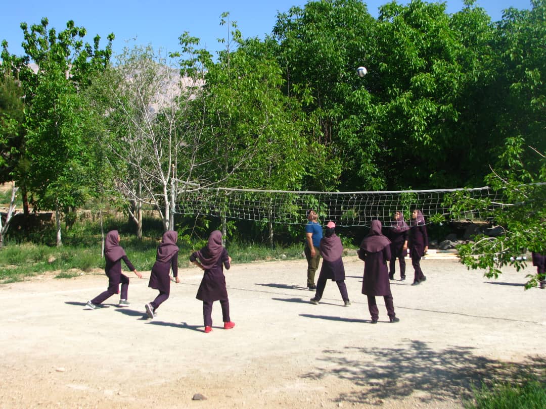 اردوی دختران دانش آموز بازی والیبال