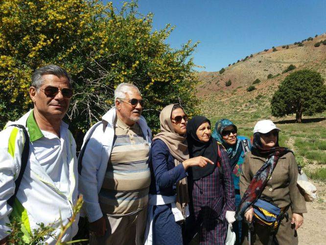 كوهنوردي تا آبشار نسروا روز جمعه هفتم خرداد نودو پنج